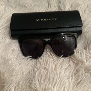 BURBERRY SUNGLASSES